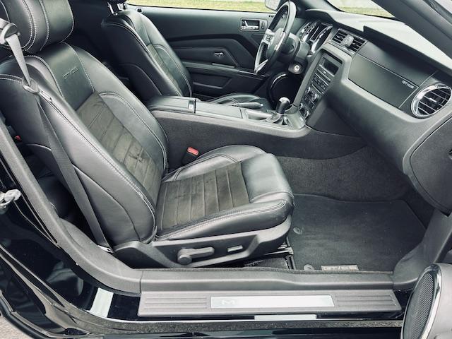 Ford Mustang image 5