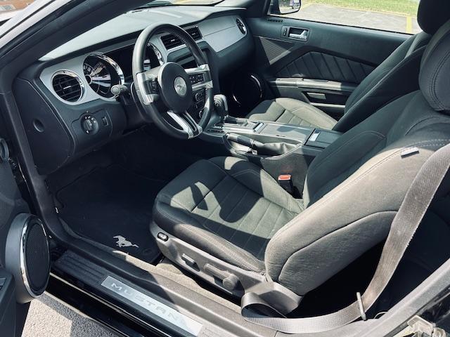 Ford Mustang image 7