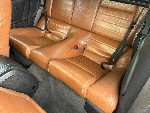 Ford Mustang Convertible image 2