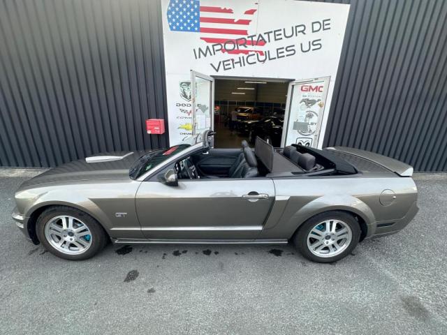 Ford Mustang Convertible image 5