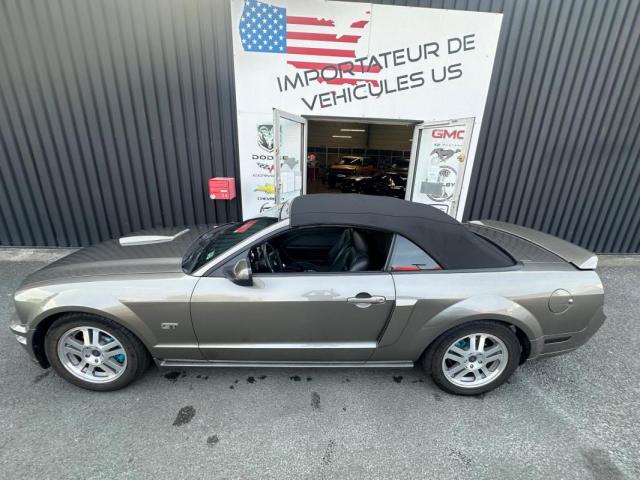 Ford Mustang Convertible image 8