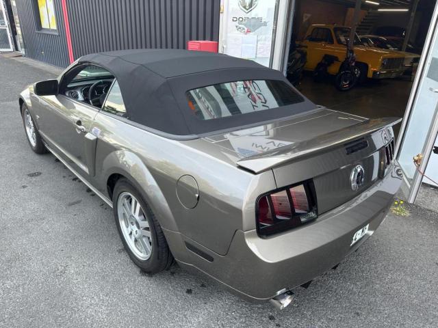Ford Mustang Convertible image 6
