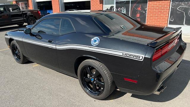 Dodge Challenger image 8