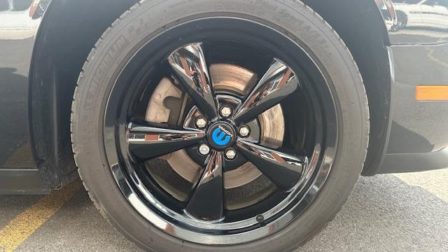 Dodge Challenger image 6