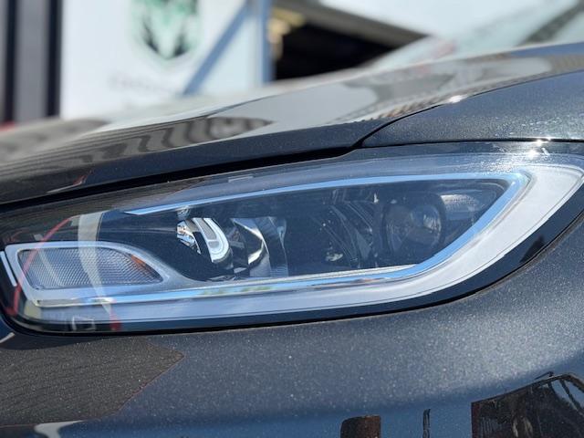 Chrysler Pacifica image 4