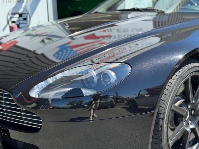 Aston Martin Vantage image 2