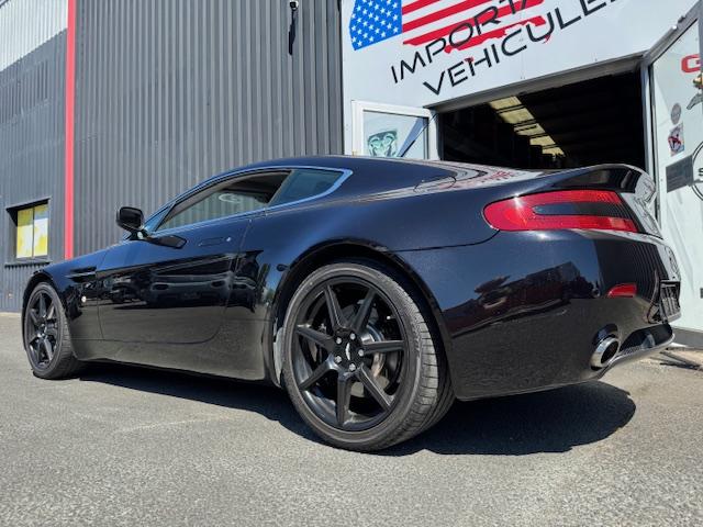 Aston Martin Vantage image 5