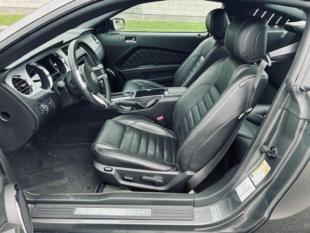 Ford Mustang image 7