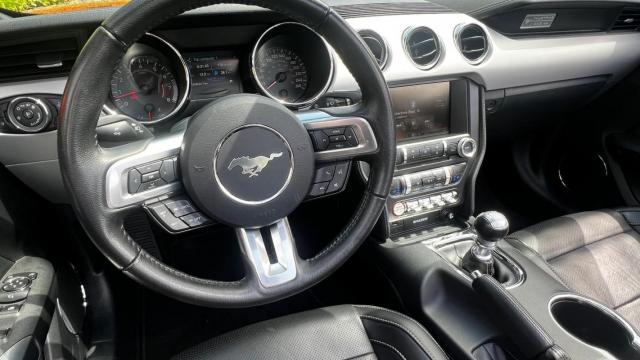 Ford Mustang Convertible image 3