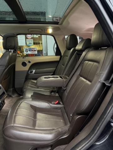 Land Rover Range Rover Sport image 2