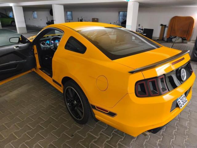 Ford Mustang image 7