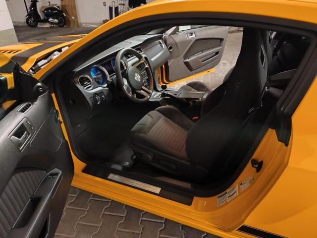 Ford Mustang image 4