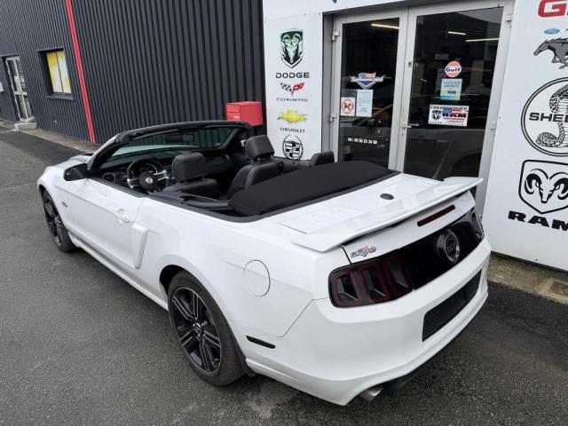 Ford Mustang Convertible image 5