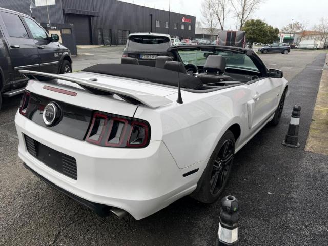 Ford Mustang Convertible image 8