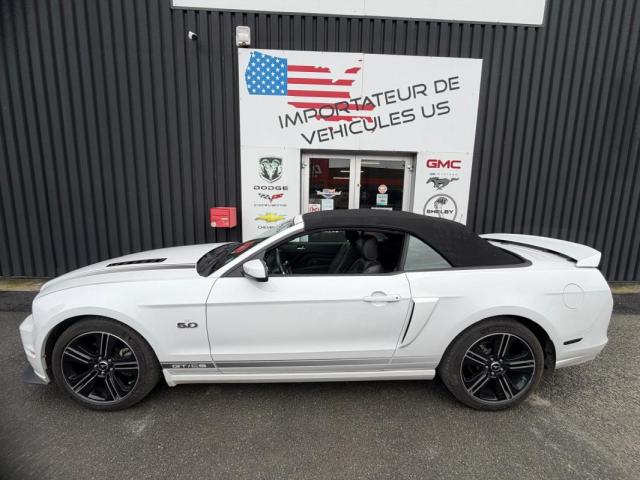 Ford Mustang Convertible image 4