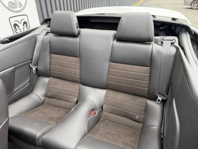 Ford Mustang Convertible image 9