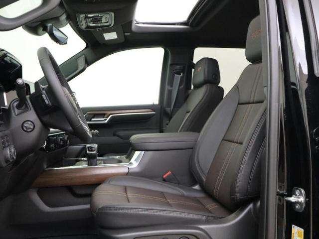 Chevrolet Silverado image 2