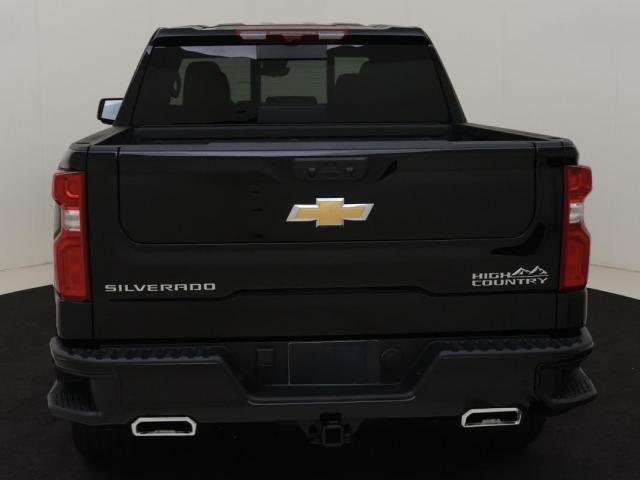 Chevrolet Silverado image 4