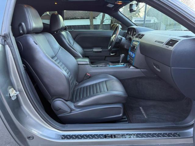 Dodge Challenger image 6