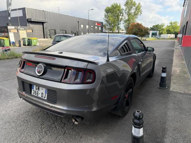 Ford Mustang image 5