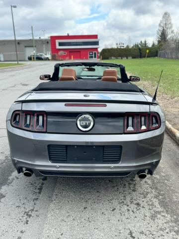 Ford Mustang Convertible image 7