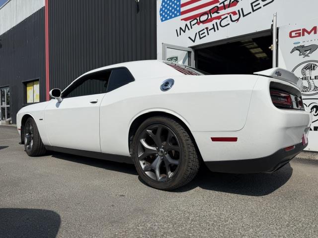 Dodge Challenger image 8