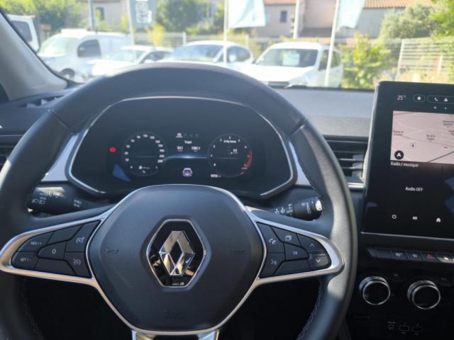 Renault Captur image 1