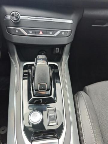 Peugeot 308 image 2