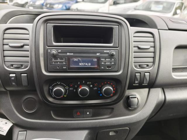 Renault Trafic image 2