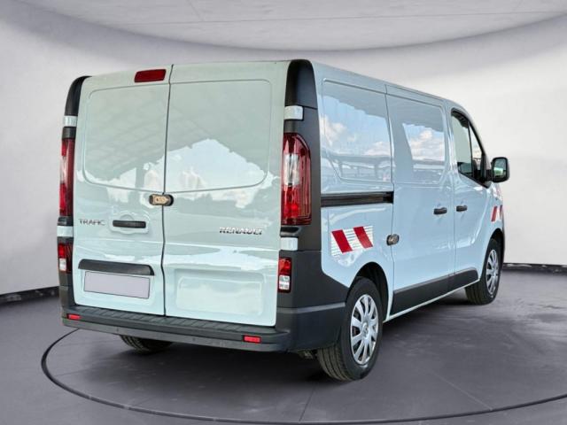Renault Trafic image 2