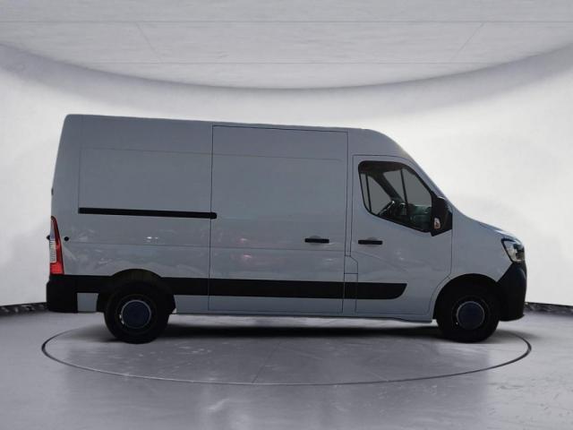 Renault Master image 2