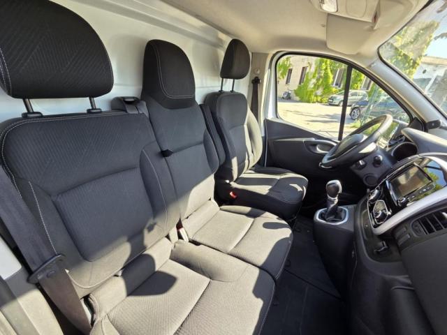 Renault Trafic image 2