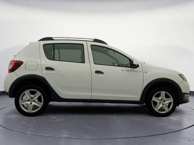 Dacia Sandero Ii image 2