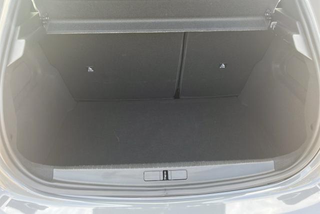 Peugeot 208 image 8