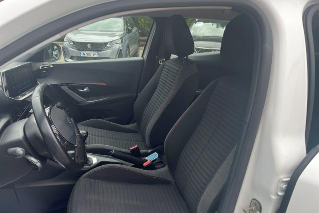 Peugeot 2008 image 1