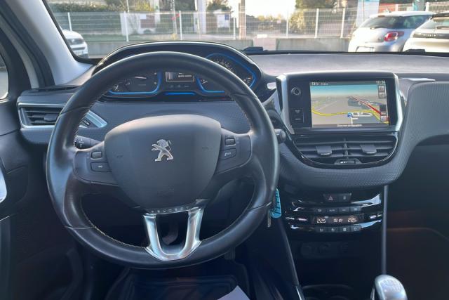 Peugeot 2008 image 6