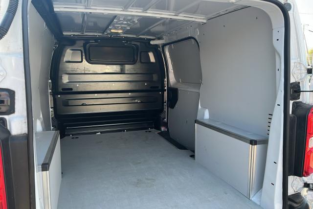 Peugeot Expert image 1