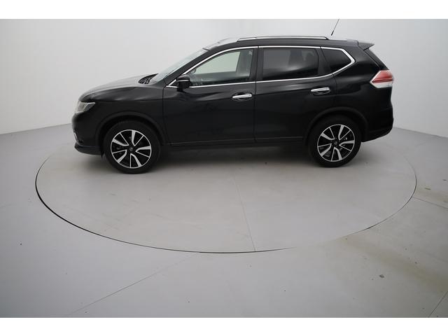 Nissan X-Trail image 1
