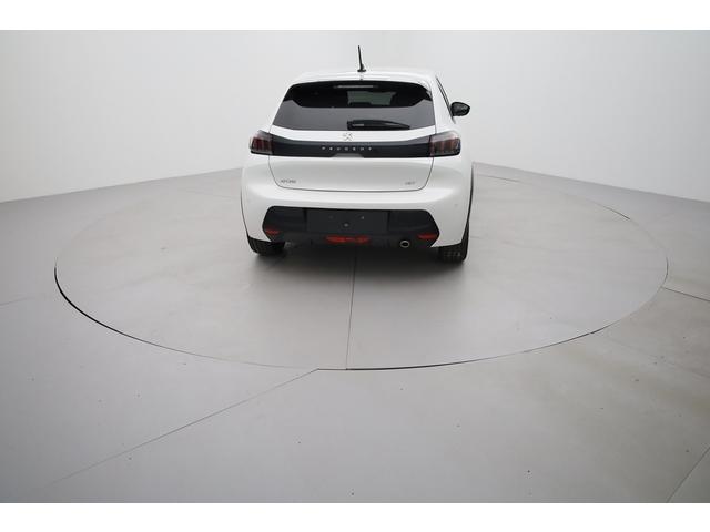 Peugeot 208 image 7