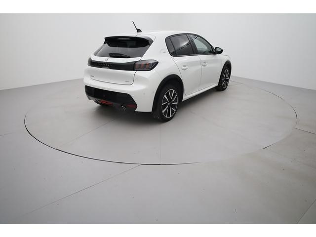 Peugeot 208 image 2