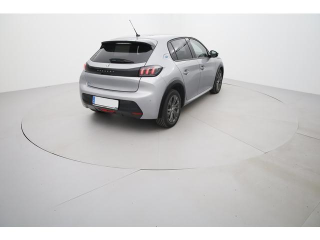 Peugeot 208 image 5