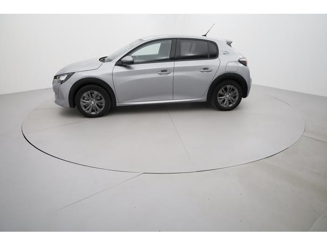 Peugeot 208 image 6