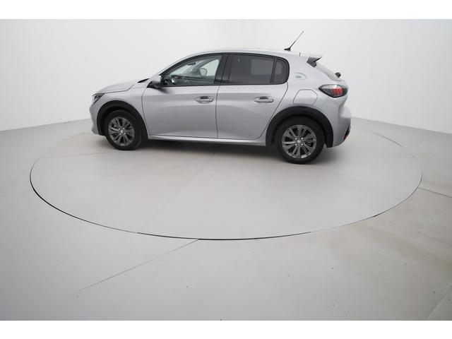 Peugeot 208 image 1