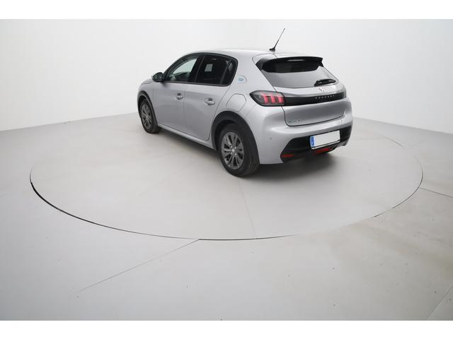 Peugeot 208 image 4
