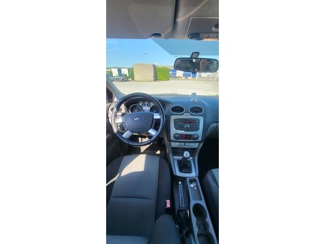 Ford Focus image 2