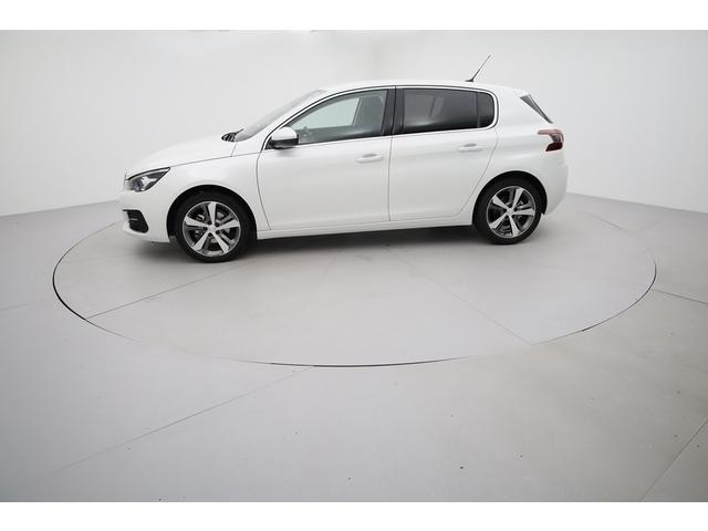 Peugeot 308 image 8