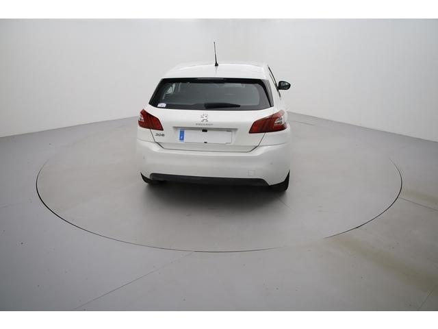 Peugeot 308 image 1