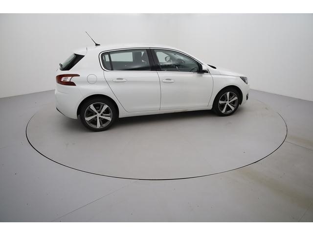 Peugeot 308 image 6