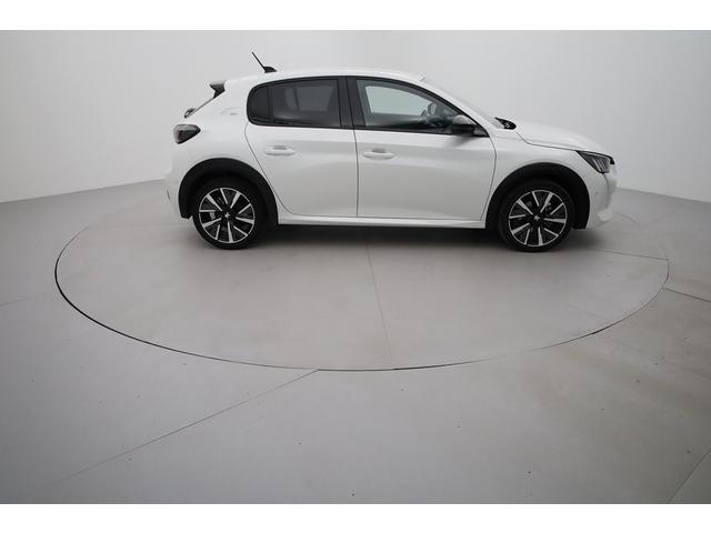 Peugeot 208 image 3