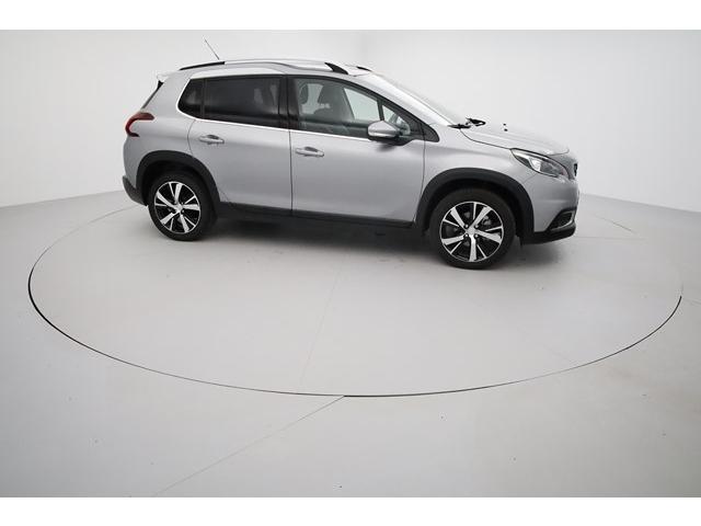 Peugeot 2008 image 2